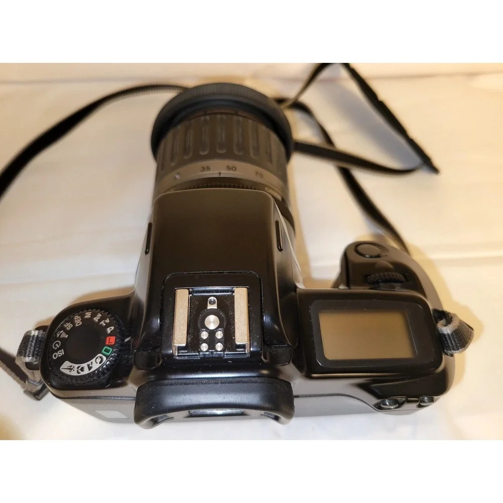 Canon EOS 1000F 35mm SLR Film Camera BLACK w/35-135mm Zoom Lens - Great Conditio
